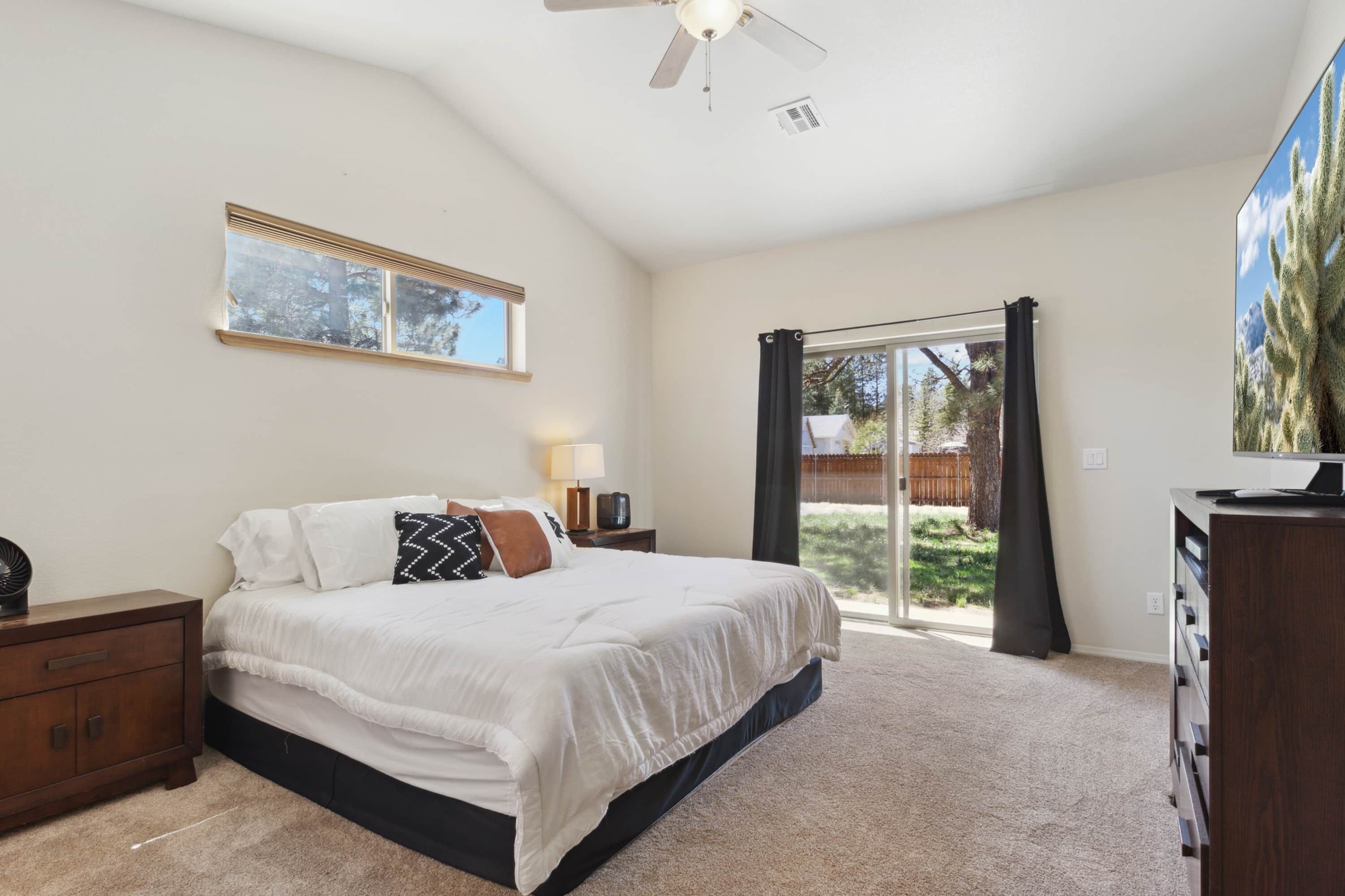 4 bedrooms, in-room safe, WiFi, bed sheets
