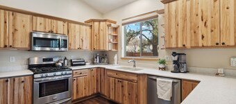 Woodland Haven | On Golf Resort | 10 min Bearizona
