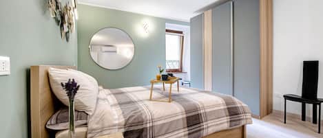 1 habitación, tabla de planchar con plancha, wifi gratis y ropa de cama
