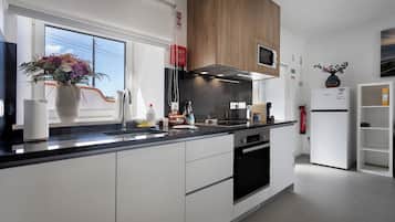 Fridge, microwave, oven, stovetop