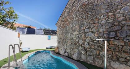 Apartment 'Casinha Do Rei' with Shared Terrace, Wi-Fi and Air Conditioning