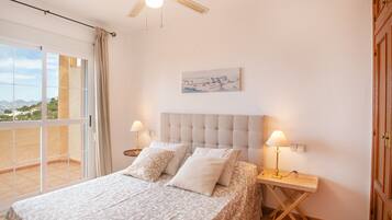 3 chambres, fer et planche à repasser, accès au Wi-Fi (inclus)