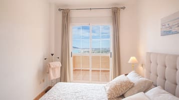 3 dormitorios, tabla de planchar con plancha, wifi gratis y ropa de cama