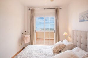 3 habitaciones, tabla de planchar con plancha y wifi gratis 