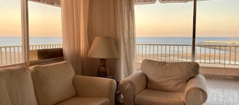 Apartment 'En Primera Línea De Mar' with Sea View, Shared Pool and Wi-Fi