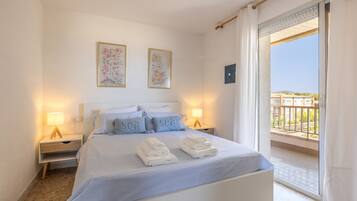 3 dormitorios, tabla de planchar con plancha, wifi gratis y ropa de cama