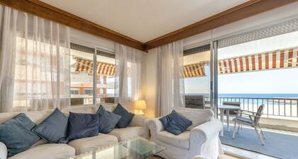 Apartment 'En Primera Línea De Mar' with Sea View, Shared Pool and Wi-Fi