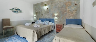 Chambre triple avec Wi-Fi et climatisation