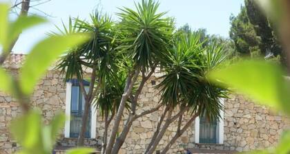 Triple room with shared pool and kitchen, Wi-Fi and air conditioning