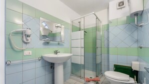 تجهيزات دش، مجففات شعر، مناشف