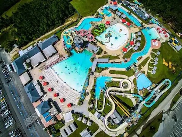 Pool - Beach House, Sleep 8, Swim Pool, Gated - J72B (Gulfport)