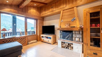 TV, lareira, videogames