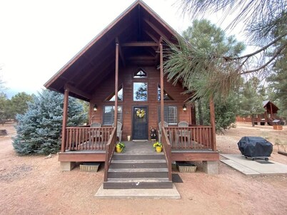 Sunflower - Pet Friendly Escape to Rim Country w/Hot Tub