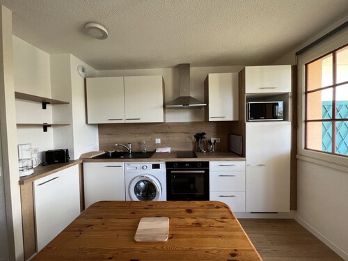 Appartement 'Le Soleil' avec vue sur le lac, piscine partagée