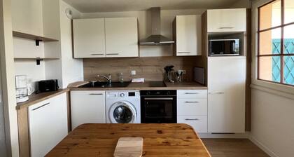 Appartement 'Le Soleil' avec vue sur le lac, piscine partagée