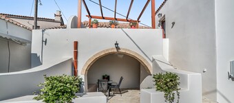Apartment 'Angel’s 1' with Shared Terrace, Wi-Fi and Air Conditioning