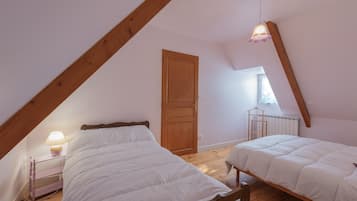 4 bedrooms, free WiFi, bed sheets