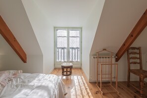 4 quartos, Wi-Fi de cortesia, roupa de cama