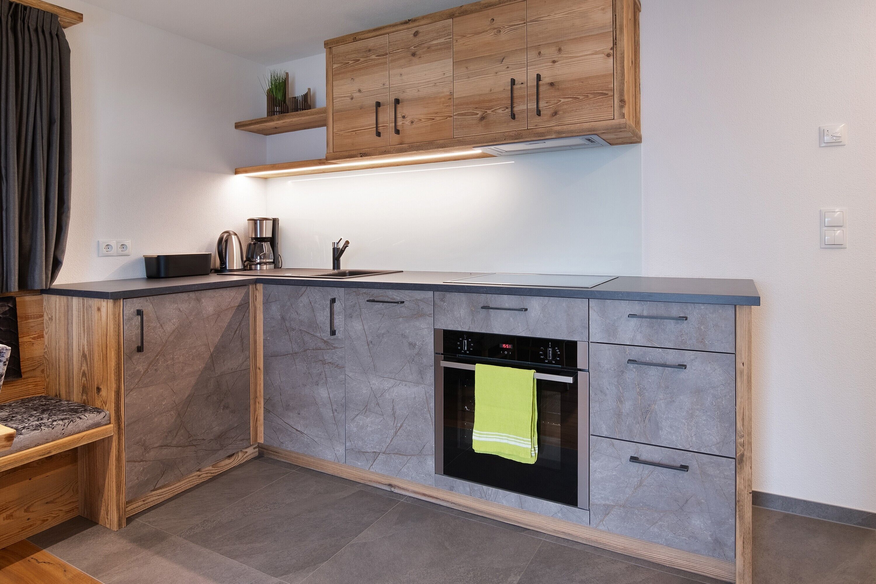 Refrigerador, horno, parrilla de estufa y lavavajillas 