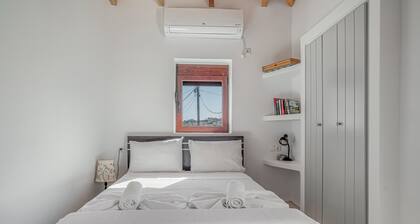 Apartment 'Angel’s Studio' with Shared Terrace, Wi-Fi and Air Conditioning