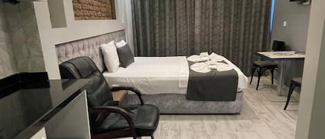 Deluxe Apartment | Egyptian cotton sheets, premium bedding, blackout drapes, soundproofing