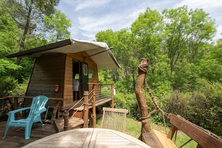 Property grounds. Caravan 'La Pêcherie' with Private Terrace