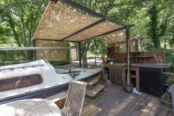 Enceinte de lâhĂ©bergement