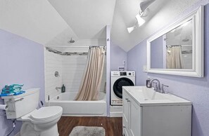 Handtücher, Seife, Toilettenpapier