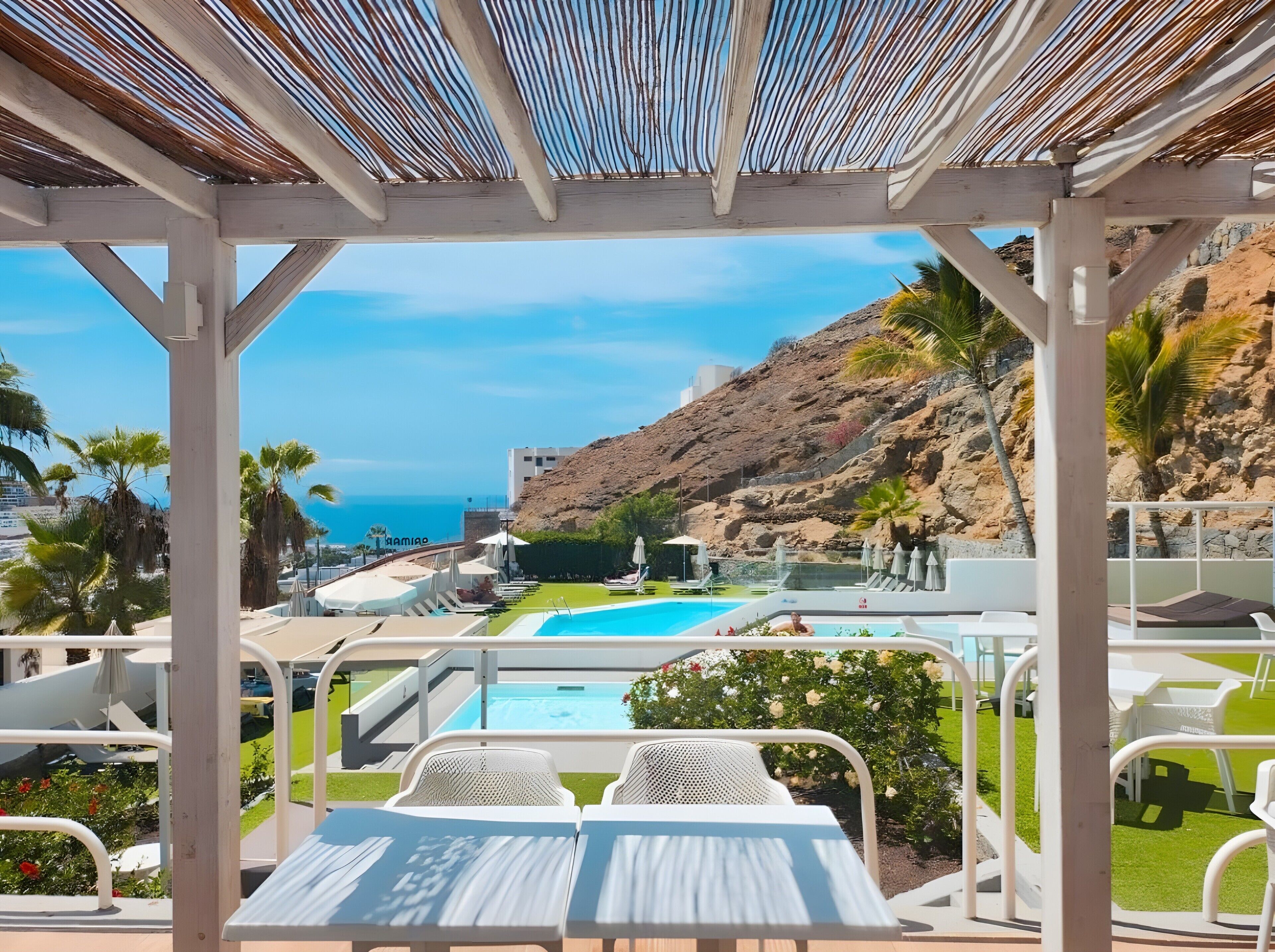 屋外ダイニングエリア