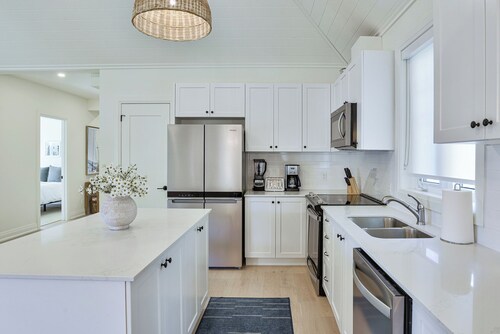 The Silver Cottage (#11)