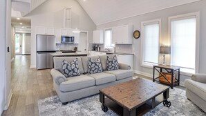 TV, fireplace - Woodmere Cottage (#7) (Muskoka Lakes)