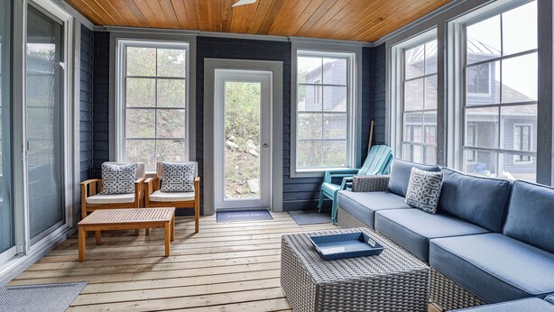 TV, fireplace - Woodmere Cottage (#7) (Muskoka Lakes)