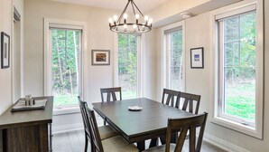 Dining - The Cedar Cottage (#70) (Muskoka Lakes)