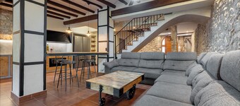 Country House 'Ca L'Arcadi - Alforja' with Mountain View, Private Pool and Wi-Fi