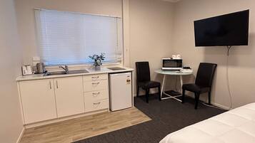 Elite-Doppelzimmer | Bügeleisen/Bügelbrett, kostenloses WLAN, Bettwäsche