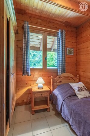 2 عدّة غرف نوم ومكواة/لوح كي وسرير سفر وواي فاي مجانًا