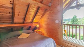 2 slaapkamers, een strijkplank/strijkijzer, reisbedje, gratis wifi