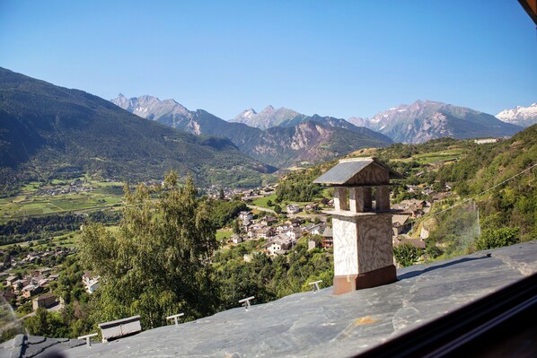 Property grounds - Apartment 'Appartamento 1' with Mountain View and Wi-Fi (Sarre)