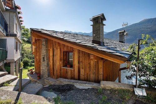 Appartement 'Appartamento 1' avec vue sur les montagnes et Wi-Fi