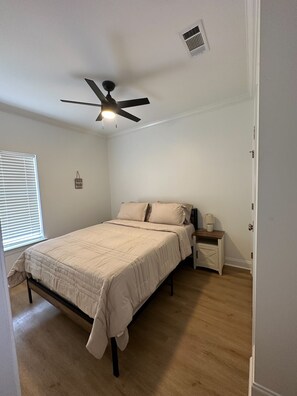 3 bedrooms, free WiFi, bed sheets