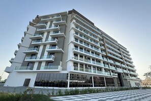 Exterior - Shining studio in Laya Heights (Dubai)