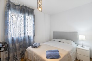 3 chambres, fer et planche à repasser, accès au Wi-Fi (inclus)