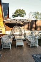 Habitación de lujo doble | Zona de estar | Smart TV de 43 pulgadas con canales por satélite, suelo radiante