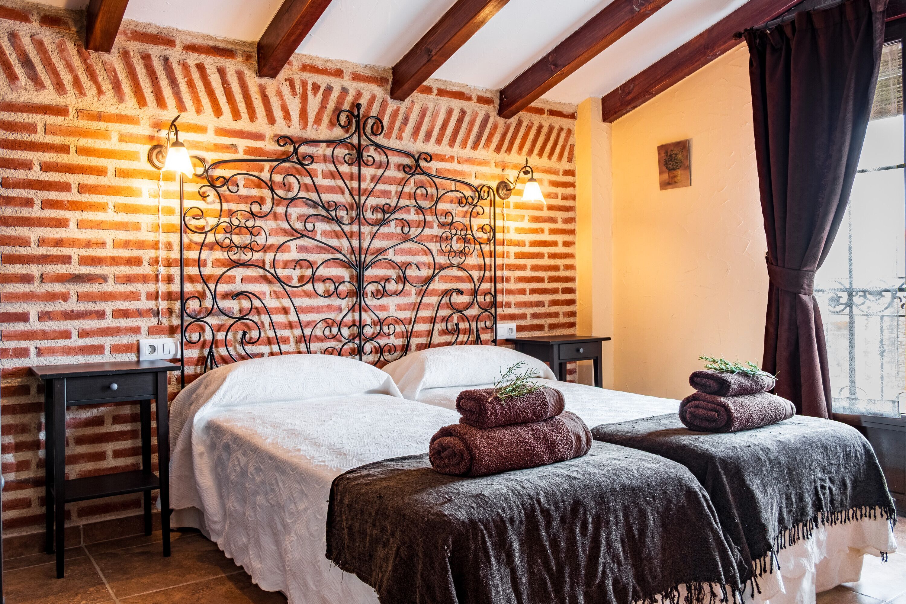 3 habitaciones, tabla de planchar con plancha y wifi gratis 