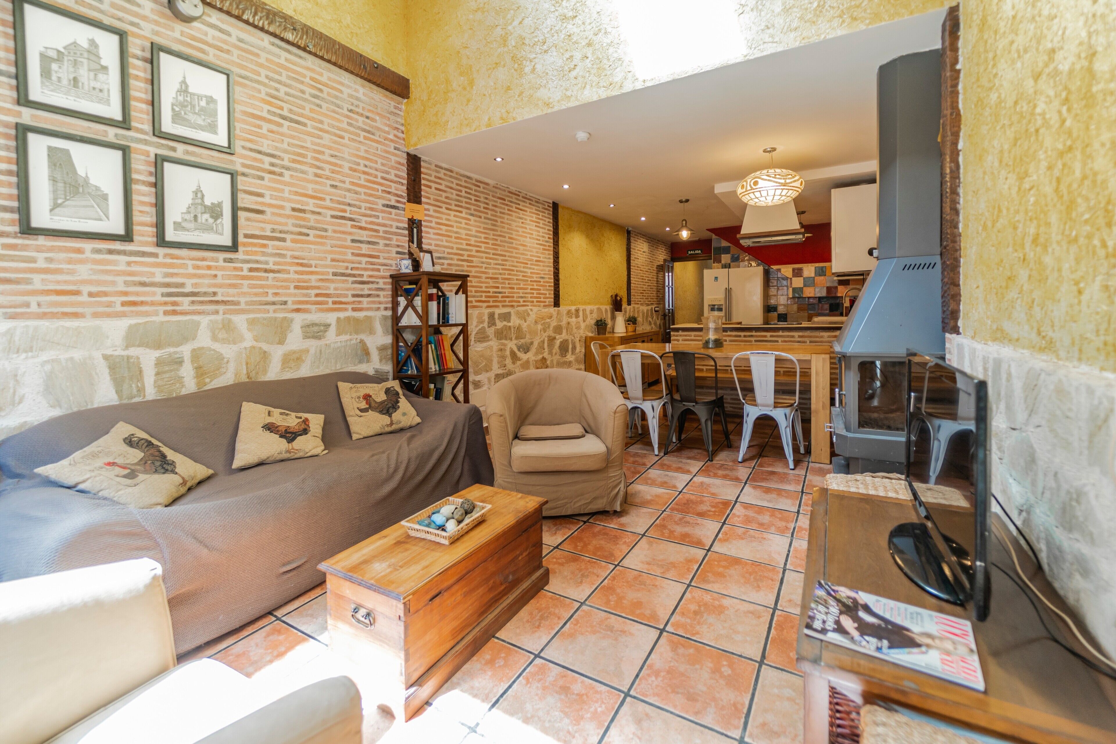 TV, fireplace, DVD player