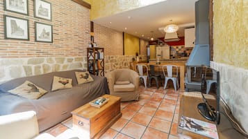 TV, fireplace, DVD player