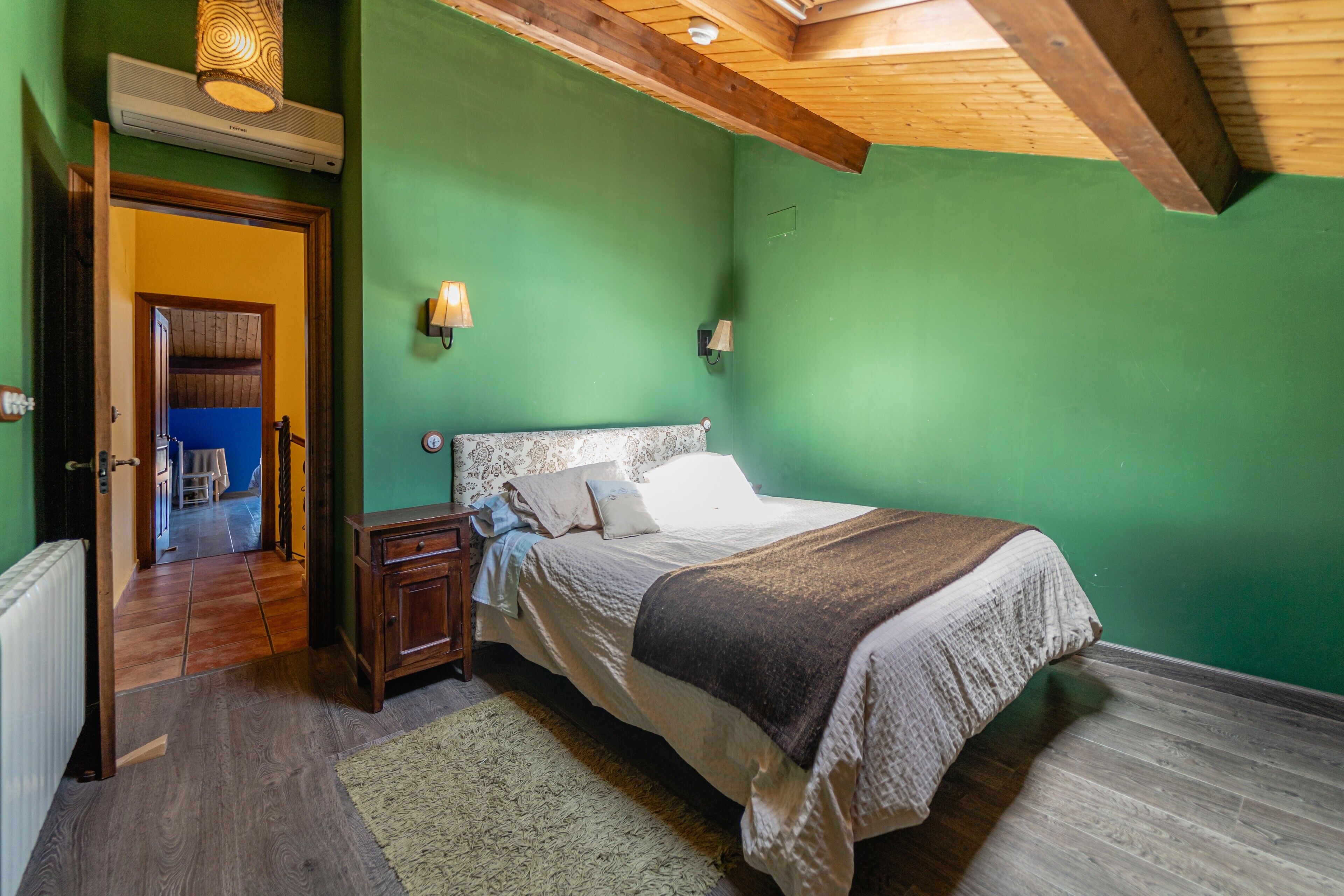 4 camere, ferro/asse da stiro, Wi-Fi gratuito, lenzuola