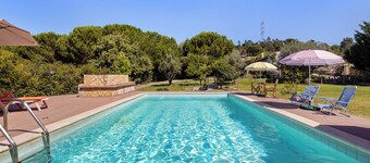 Apartment 'Casa Rústica' with Shared Pool, Shared Terrace and Wi-Fi