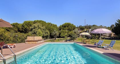 Apartment 'Casa Rústica' with Shared Pool, Shared Terrace and Wi-Fi