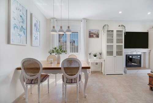 Villa 'Casa Las Golondrinas-solo Familias' with Private Pool, Wi-Fi and Air Conditioning